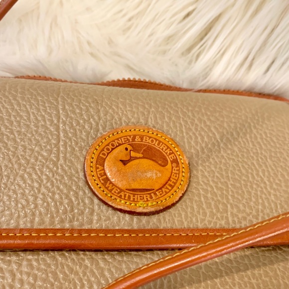 Vintage Dooney & Bourke - Picture 7 of 7